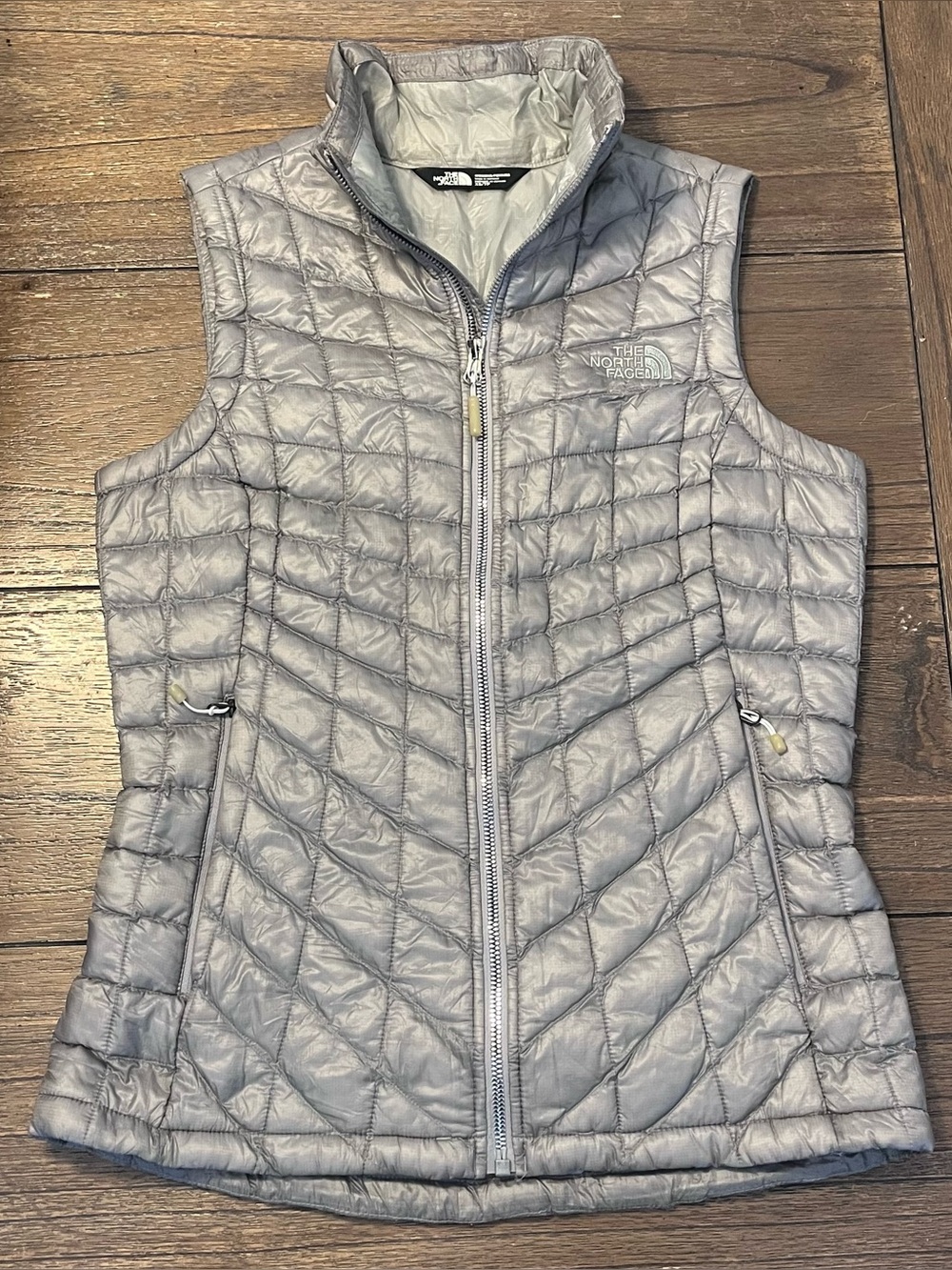 The North Face Silver Quilted Vest Women’s XS